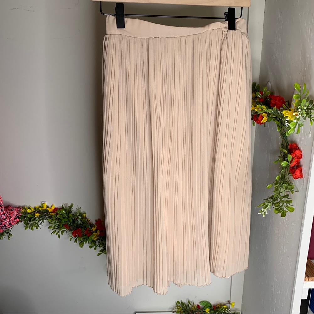 SOLD❌Zara Nude Pleated Midi Skirt